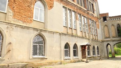 На Житомирщині намагаються повернути замок Грохольських-Терещенків у власність громади На Житомирщині намагаються повернути замок Грохольських-Терещенків у власність громади