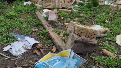 Зруйнований будинок Миколи Плахотнюка Зруйнований будинок Миколи Плахотнюка