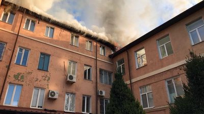Вихідними у Дніпрі сталося дві масштабні пожежі Вихідними у Дніпрі сталося дві масштабні пожежі