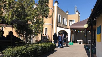 "Дуже багато радості": у Полтаві мусульмани відзначили свято розговіння Ід аль-Фітр "Дуже багато радості": у Полтаві мусульмани відзначили свято розговіння Ід аль-Фітр