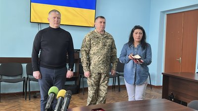У Кременчуці чотирьом родинам полеглих воїнів вручили посмертні нагороди: хто вони