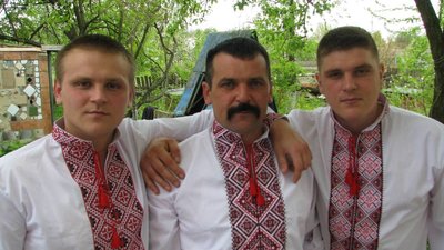 "Я – мати воїнів, двох синів, які сьогодні захищають Україну". Історія тернополянки Інни Іванюк "Я – мати воїнів, двох синів, які сьогодні захищають Україну". Історія тернополянки Інни Іванюк