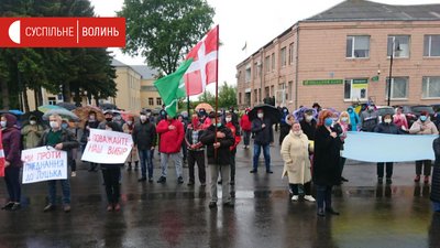 Встановили намет та перекрили дорогу. Волинська ОТГ проти приєднання до Луцька Встановили намет та перекрили дорогу. Волинська ОТГ проти приєднання до Луцька