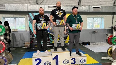 "Черкаські богатирі" здобули низку нагород на чемпіонаті України з пауерліфтингу "Черкаські богатирі" здобули низку нагород на чемпіонаті України з пауерліфтингу