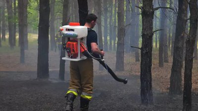 Миколаївські рятувальники загасили пожежу у лісі площею 2 000 квадратні метри Миколаївські рятувальники загасили пожежу у лісі площею 2 000 квадратні метри