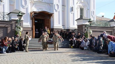 У Луцьку попрощалися з 19-річним військовослужбовцем Денисом Бойченком У Луцьку попрощалися з 19-річним військовослужбовцем Денисом Бойченком