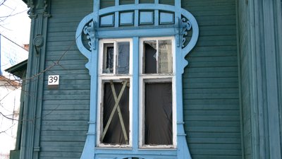 Відсутнє опалення та водопостачання: чому у Чернігові в будинку, який зазнав пошкоджень не провели ремонтних робіт Відсутнє опалення та водопостачання: чому у Чернігові в будинку, який зазнав пошкоджень не провели ремонтних робіт