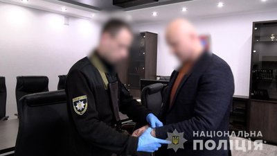 "Погрожував волонтеру". Міського голову Немирова затримали за стрілянину "Погрожував волонтеру". Міського голову Немирова затримали за стрілянину