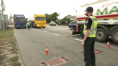 На в’їзді до Харкова встановили перші транспортні ваги На в’їзді до Харкова встановили перші транспортні ваги