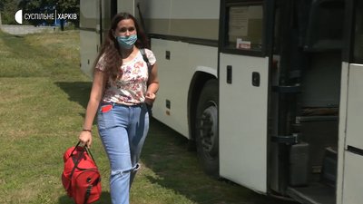 До Харкова прибули випускники медколеджу, які погодилися працювати із COVID До Харкова прибули випускники медколеджу, які погодилися працювати із COVID