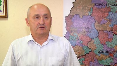 У Житомирі батьки дітей з порушеннями слуху просять профінансувати спецшколу, де вчаться їхні діти У Житомирі батьки дітей з порушеннями слуху просять профінансувати спецшколу, де вчаться їхні діти