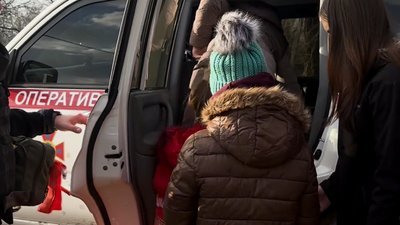 З прифронтового району Запорізької області евакуювали двох жінок і дитину 