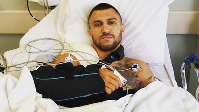 Ломаченко боксував з Лопесом з травмою, його уже прооперували
