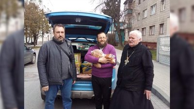 Волонтерська діяльність отця Романа Волонтерська діяльність отця Романа