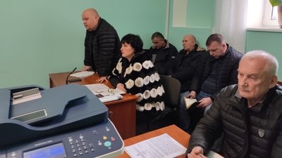 Суд відмовив директору ринку з Коростишева у позові стягнути гроші з приватних підприємців за оренду земельних ділянок Суд відмовив директору ринку з Коростишева у позові стягнути гроші з приватних підприємців за оренду земельних ділянок