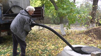На Миколаївщині селяни 20 років живуть без водопостачання На Миколаївщині селяни 20 років живуть без водопостачання