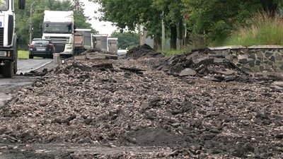 У Рівному ремонтують ділянку вулиці Чорновола У Рівному ремонтують ділянку вулиці Чорновола