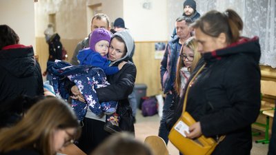 До Дніпра прибувають евакуйовані зі Слов'янська, Краматорська, Костянтинівки та Бахмута