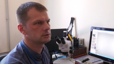 Відбитки пальців та фальшиві гроші. Як працюють франківські експерти-криміналісти Відбитки пальців та фальшиві гроші. Як працюють франківські експерти-криміналісти