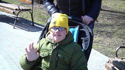 Житомирянка Людмила Рибчинська, яка виховує 14-річного сина з Синдромом Дауна, залишилася у місті Житомирянка Людмила Рибчинська, яка виховує 14-річного сина з Синдромом Дауна, залишилася у місті