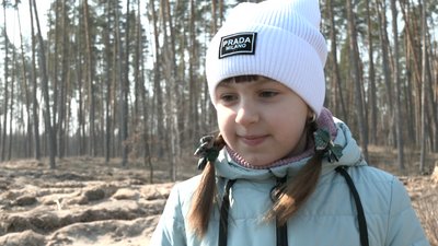 Черкаські лісівники висаджують сіянці Черкаські лісівники висаджують сіянці