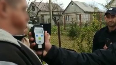 У Херсоні водна поліція зупинила чоловіка, який кермував човном напідпитку