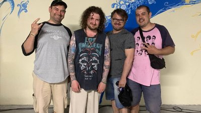 Український співак Саша Чемеров із джазменами побував із доброчинним концертом на допомогу "азовцям" у Черкасах Український співак Саша Чемеров із джазменами побував із доброчинним концертом на допомогу "азовцям" у Черкасах