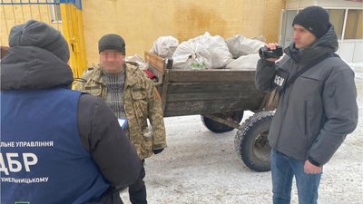 У Житомирі співробітнику тюрми планують оголосити підозру в постачанні наркотиків ув'язненим У Житомирі співробітнику тюрми планують оголосити підозру в постачанні наркотиків ув'язненим