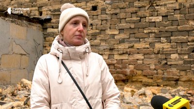 Власниця квартири у пошкодженому будинку Олена