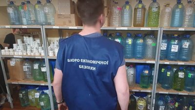 У Дніпрі вилучили підробних парфумів на суму 15 млн грн