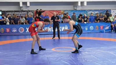 У Хмельницькому відбувся чемпіонат з вільної боротьби