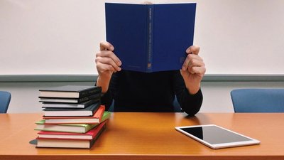Скільки підручників доставили до закладів освіти Рівненщини