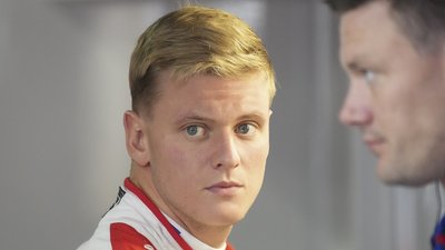 Мік Шумахер не продовжив контракт з Haas та залишився без команди у Формулі-1: хто замінить його в складі