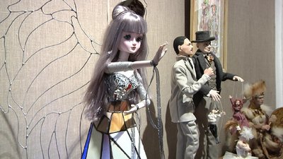 «Історія моди у ляльках»: на виставці в Одесі представили більше ніж 100 ляльок «Історія моди у ляльках»: на виставці в Одесі представили більше ніж 100 ляльок