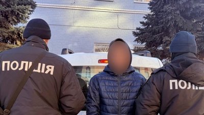 Пограбування, військовий, підозрювані, нападники, неповнолітні