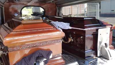 У Франції затримали катафалк, повний марихуани У Франції затримали катафалк, повний марихуани