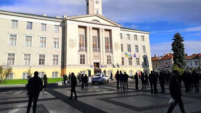 Із Дрогобицької міськради евакуювали працівників через повідомлення про замінування