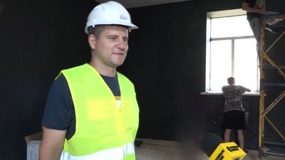 Програма "ВідНОВА:UA": молодь із різних регіонів України ремонтує молодіжний простір у селі Левків на Житомирщині Програма "ВідНОВА:UA": молодь із різних регіонів України ремонтує молодіжний простір у селі Левків на Житомирщині