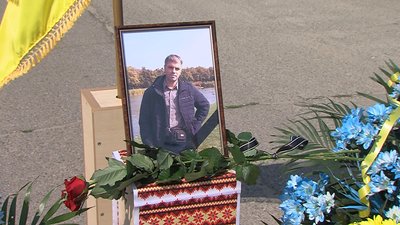 На Запоріжжі попрощалися з військовослужбовцем з Малокатеринівки, який загинув у бою за Україну