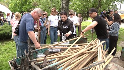 У Запоріжжі влаштували генеральне прибирання у "Дубовому гаю"