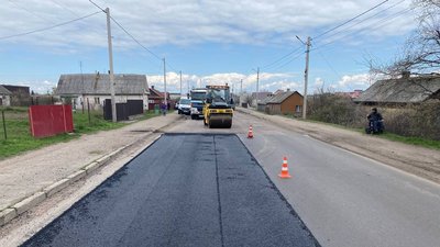 Ремонт доріг на Рівненщині: що вже латають і які роботи — у планах