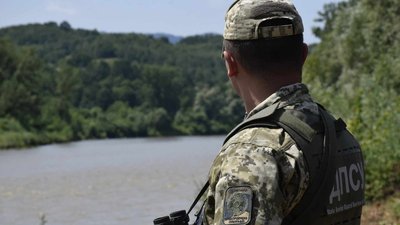 Прикордонники виявляють порушників