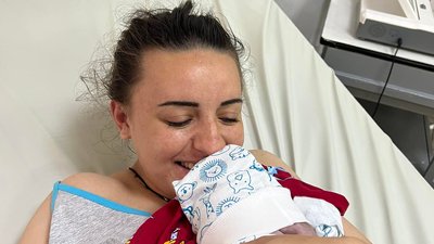 "За 1 600 км від рідного дому". Жінка з Луганщини народила синочка на Прикарпатті