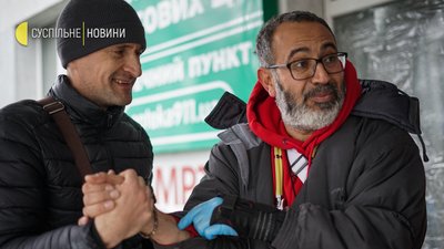 “Я — лікар”. Як українські цивільні медики рятують людей під обстрілами “Я — лікар”. Як українські цивільні медики рятують людей під обстрілами