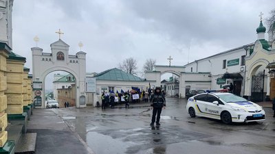 Вивезення ікон з Лаври: комісія МКІП поки не зафіксувала втрату культурних цінностей Вивезення ікон з Лаври: комісія МКІП поки не зафіксувала втрату культурних цінностей