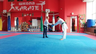 Полтавський каратист із порушеннями слуху віддав медалі на аукціон для ЗСУ Полтавський каратист із порушеннями слуху віддав медалі на аукціон для ЗСУ
