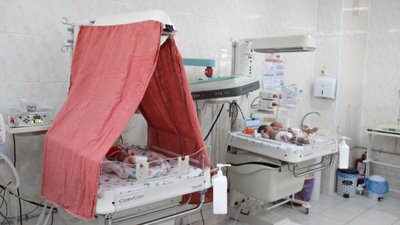 "Важко дивитися, коли задихається вагітна". Як працює ковідне відділення перинатального центру Одеси