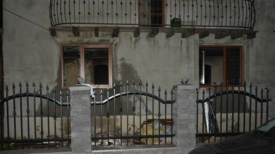 Вигнав з дому і підпалив хату: на Закарпатті затримали чоловіка