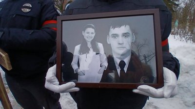 У Шостці прощалися з подружжям, яке загинуло в кареті швидкої через удар РФ