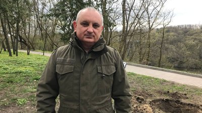 В Житомирі на місці 300-літнього дуба посадили дерево В Житомирі на місці 300-літнього дуба посадили дерево